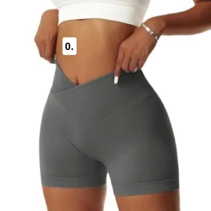 Snygga Gym shorts - Snygga svarta träningsshorts från Fort med elastisk midja för optimal komfort. Perfekta för gymmet eller löprundan. Lätt och luftigt material som andas bra.