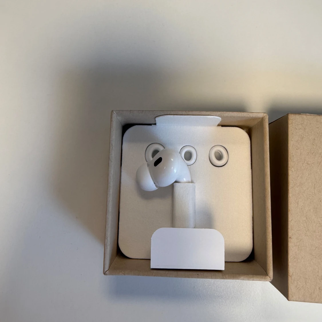 AirPods Pro 2nd gen USB-C (höger hörlur) - 1