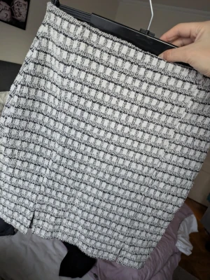 Rutig kortkjol från Vero Moda XS - Väldigt fint skick 