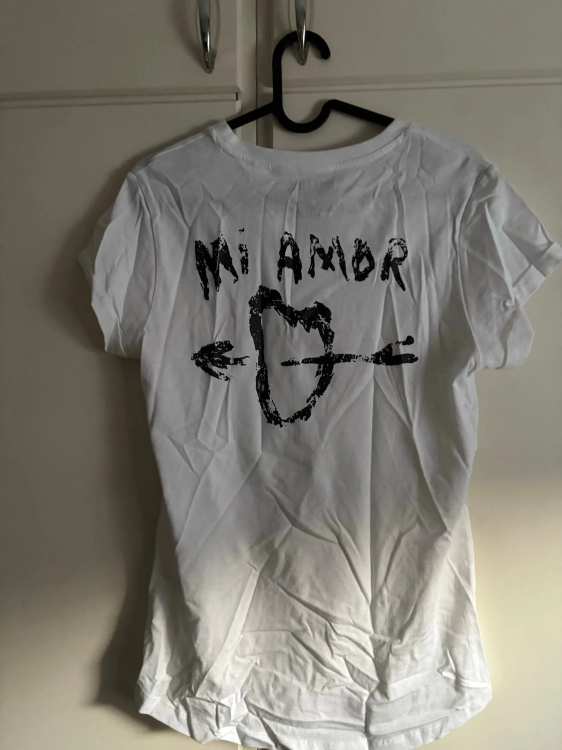 Vit t-shirt med Mi Amor-tryck Mira Paris