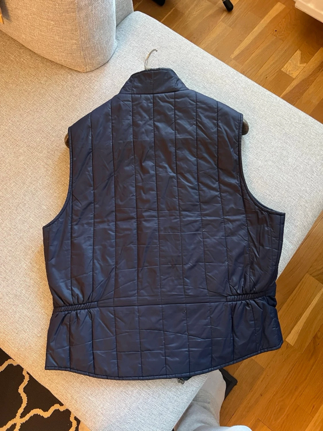 Rose & Born mörkblå quiltad dunväst  - 3