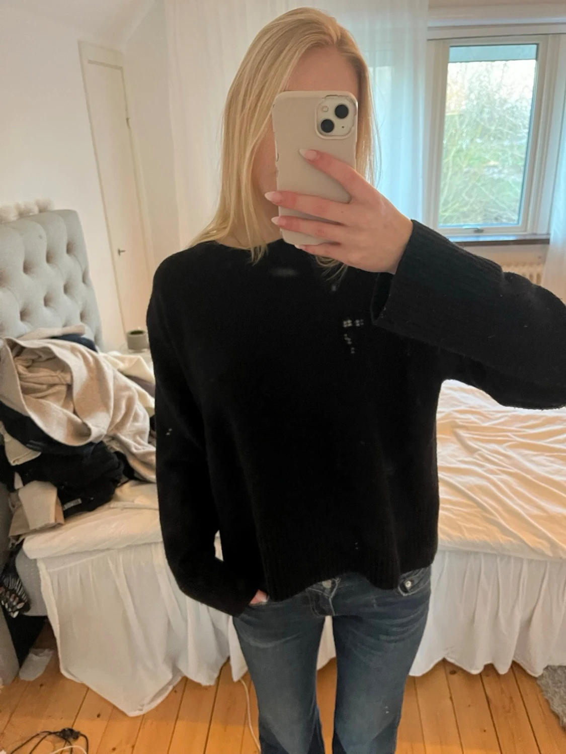 Svart stickad tröja