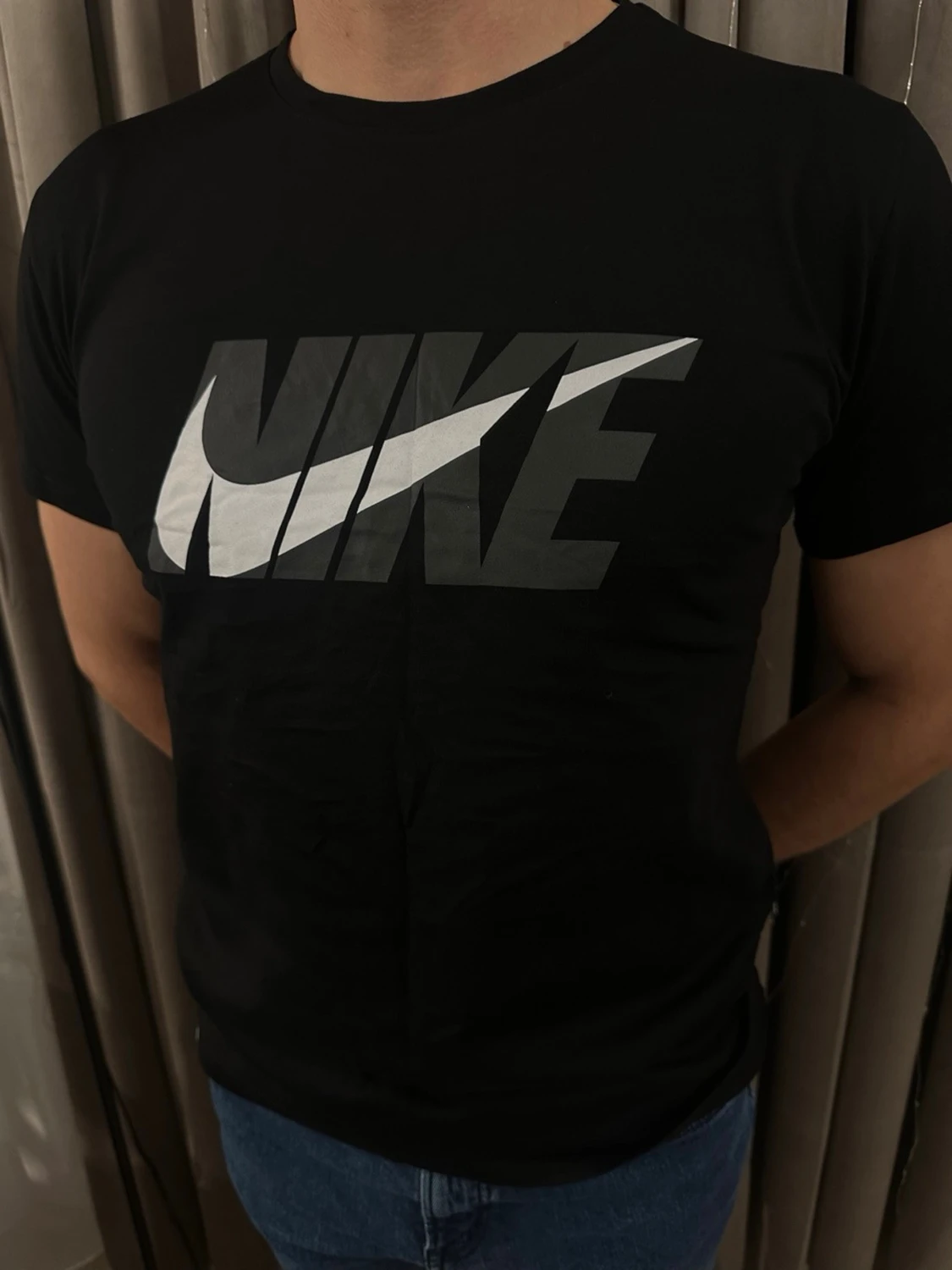 Svart Nike t-shirt med stor logga - 1