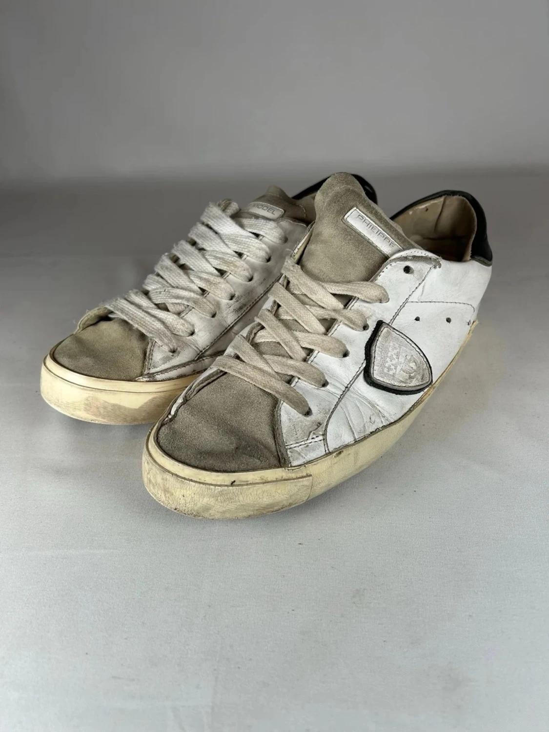 Philippe Model vita sneakers med svart detalj - 4