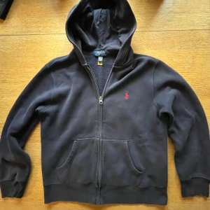 Ralph Louren zip hoodie - Ralph louren hoodie fint skick storlek M (10-12)