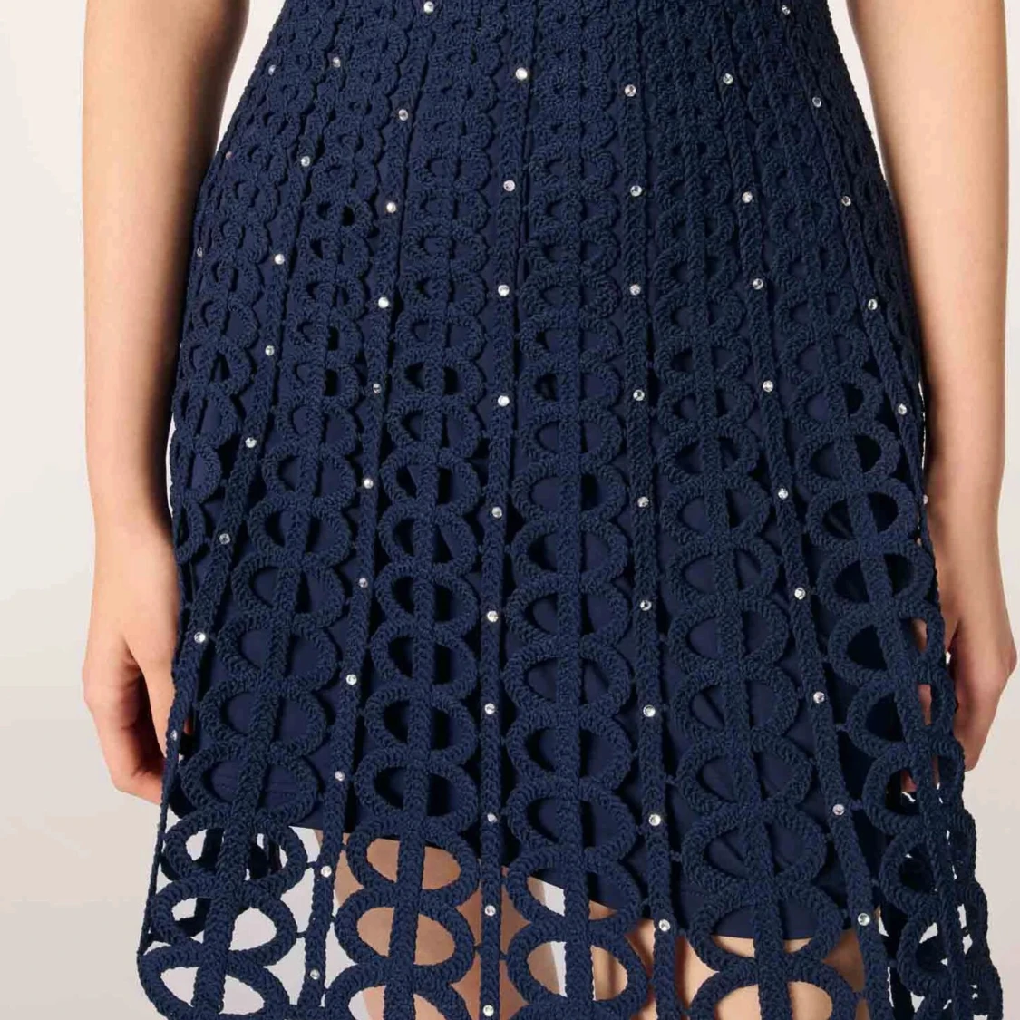 Maje marinblå kort klänning med rhinestone - 3