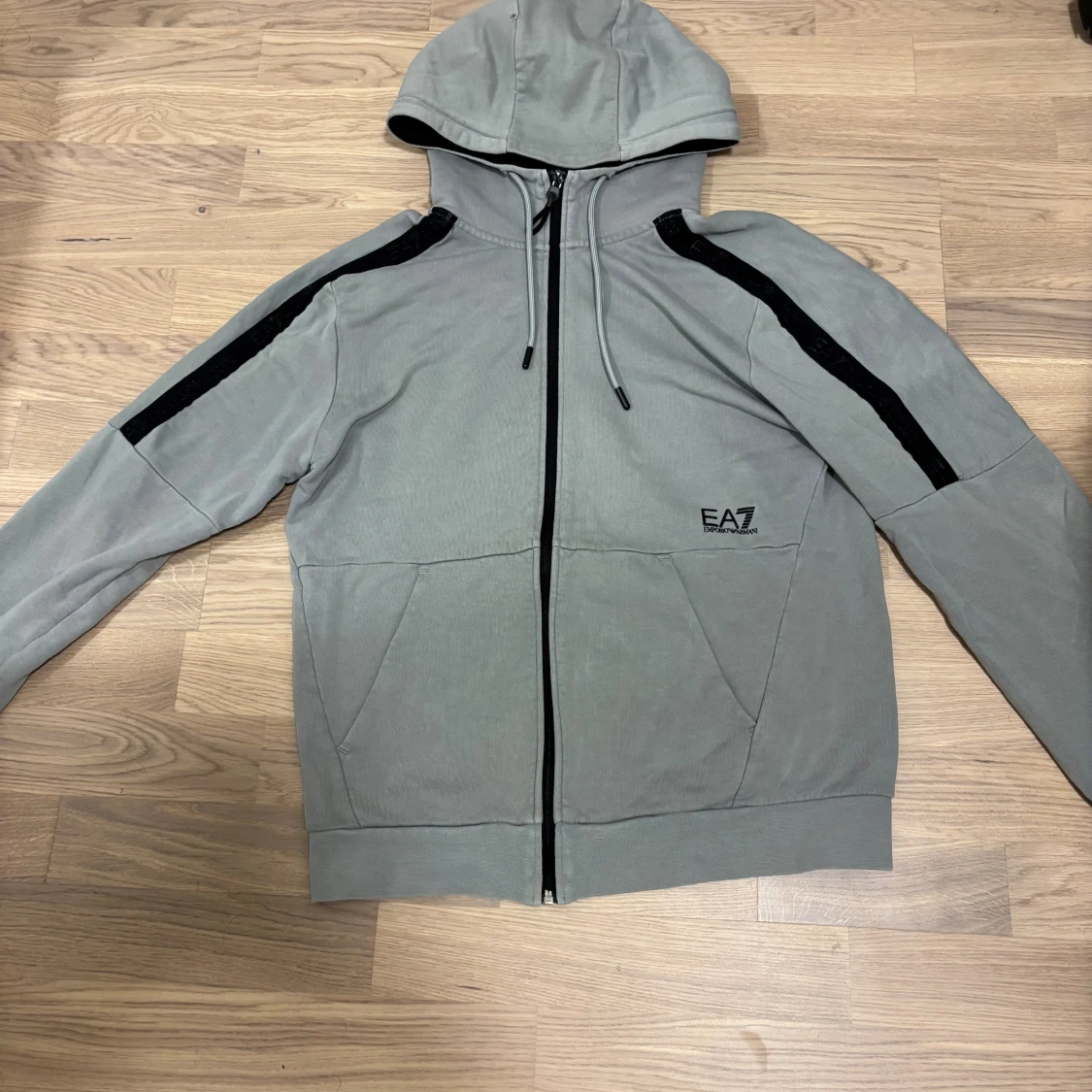 Grå hoodiejacka EA7 Emporio Armani - 1