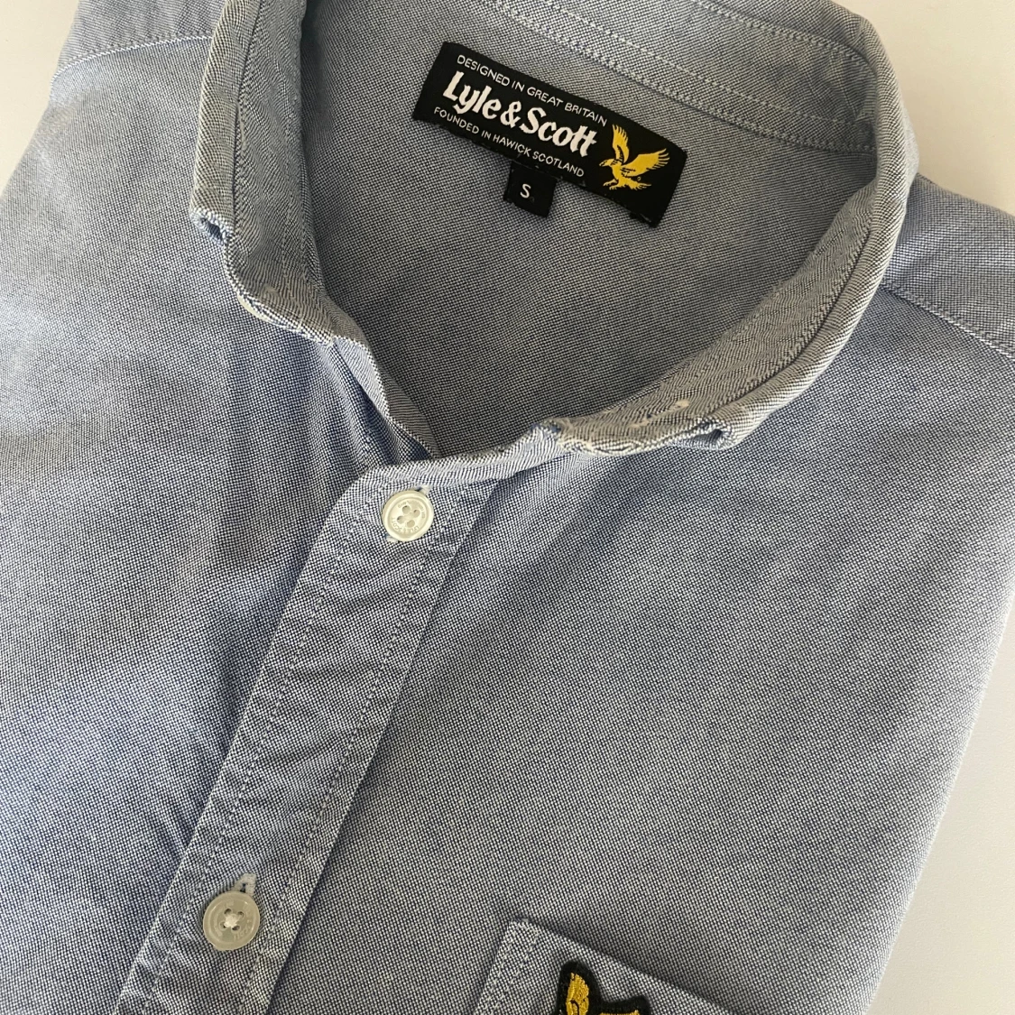 Ljusblå skjorta från Lyle & Scott - 1