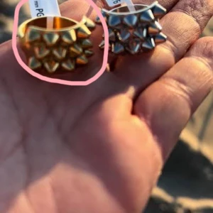 ❣️❗️🚨SÖKER🚨❗️❣️  - SÖKER guldig ⚜️🥇🏆 Edblad ring i storlek 16,8!!! Hör av dig om du har en  🔔📣😽. OBS‼️Ska helst vara i mycket bra eller nytt skick.<3