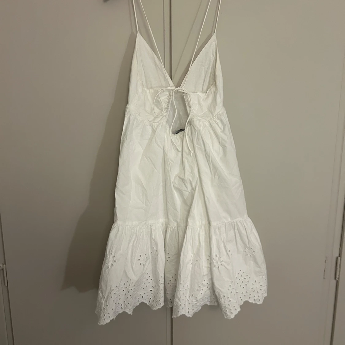 Vit sommarklänning från Zara  - 1