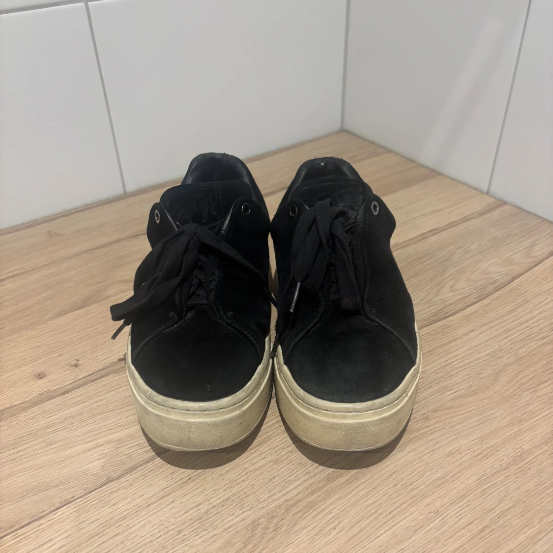 Svarta mockasneakers från Eytys  - 1