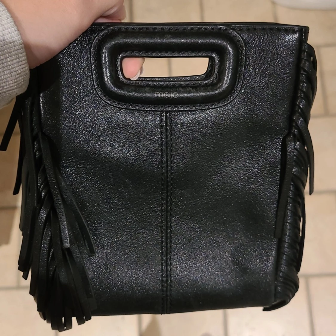 Svart väska med fransar från Maje - 90