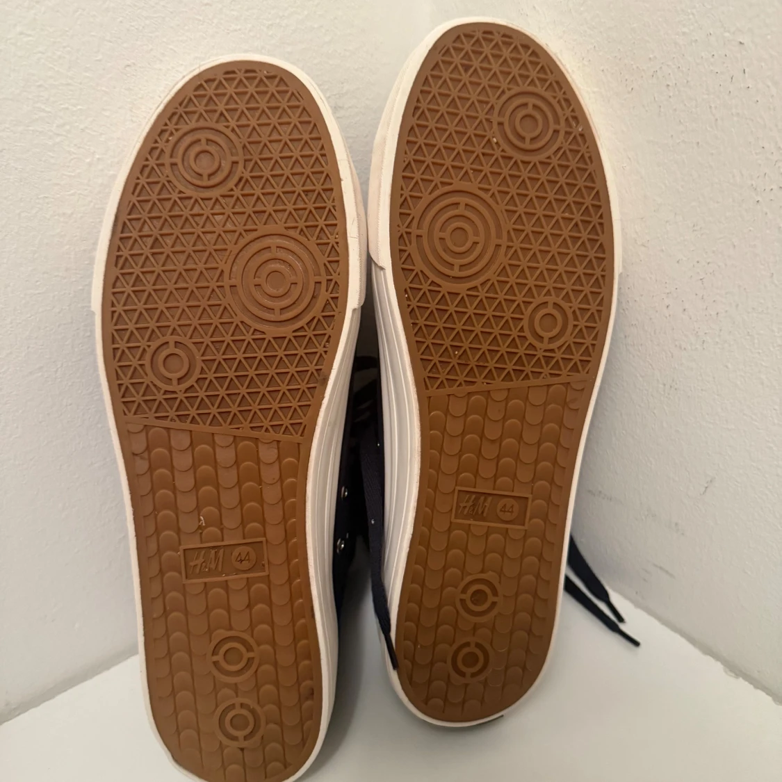 Keith Haring x H&M svarta sneakers - 3