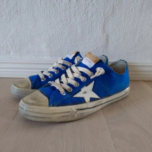 Golden goose - Golden goose 43, dessa är menade för en person jag ska byta med så köp INTE för kommer inte skicka dom om du inte är den personen.
