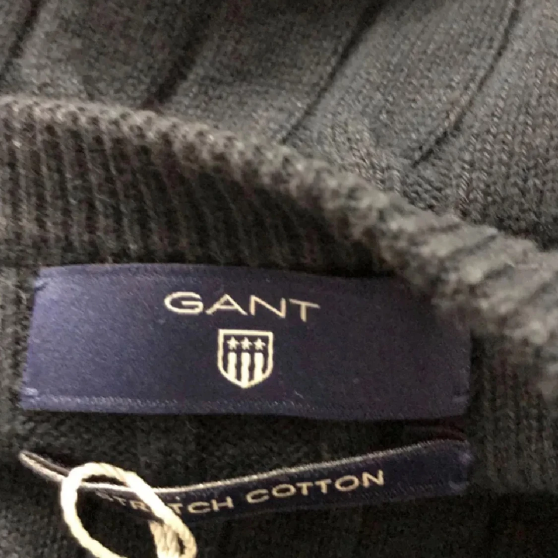 Marinblå stickad tröja GANT - 1