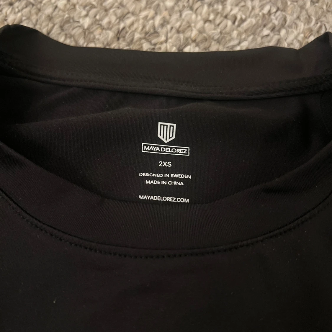 Svart t-shirt från Maya Delorez - 1