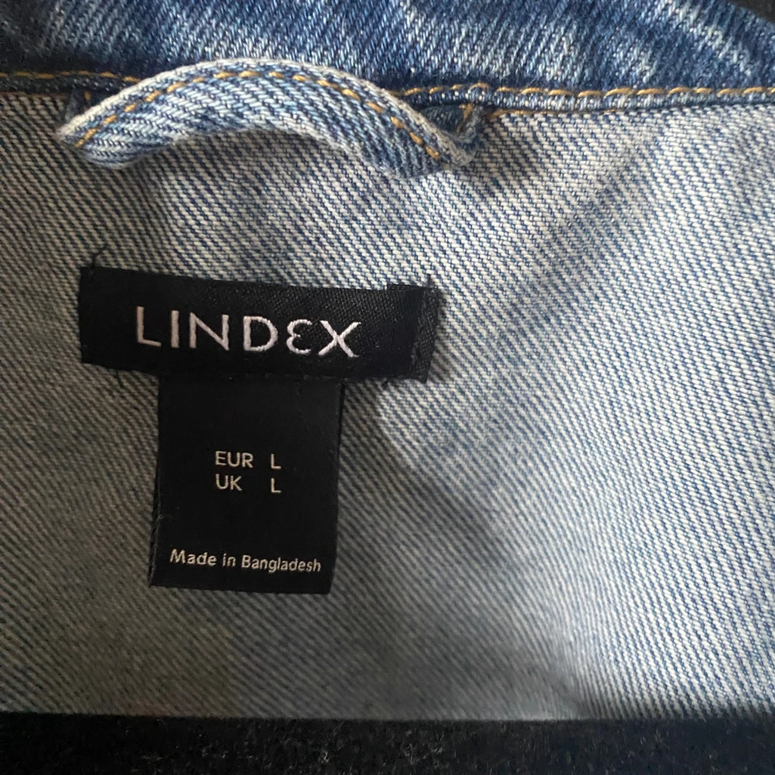 Blå croppad jeansjacka från Lindex - 3
