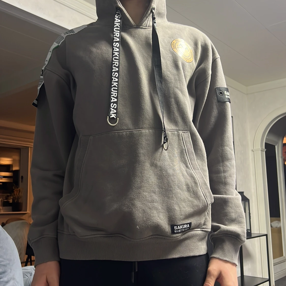 Grå hoodie Sakura Gang XS - 3