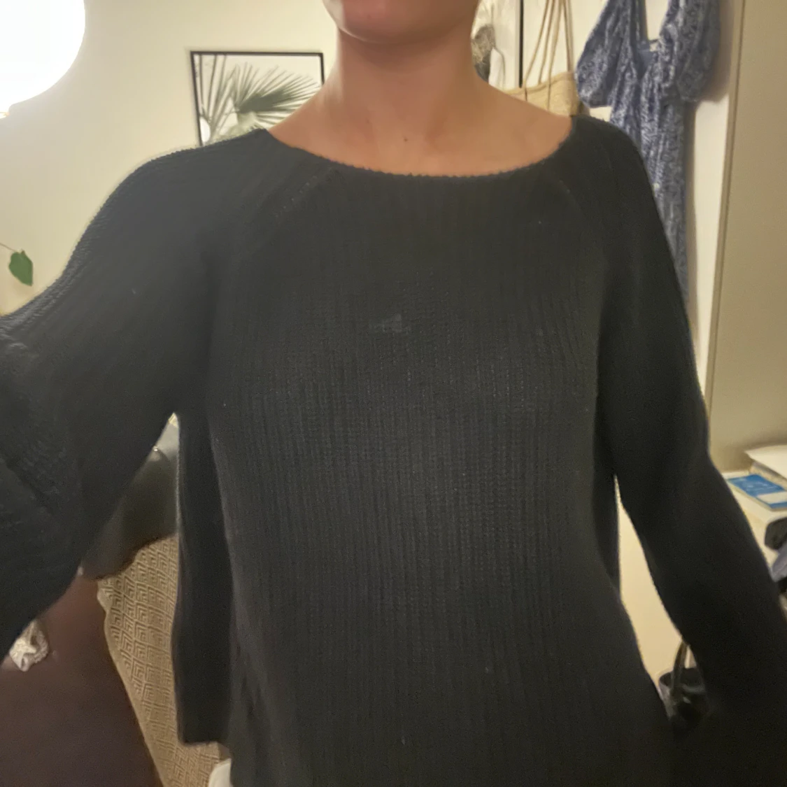 Svart stickad tröja