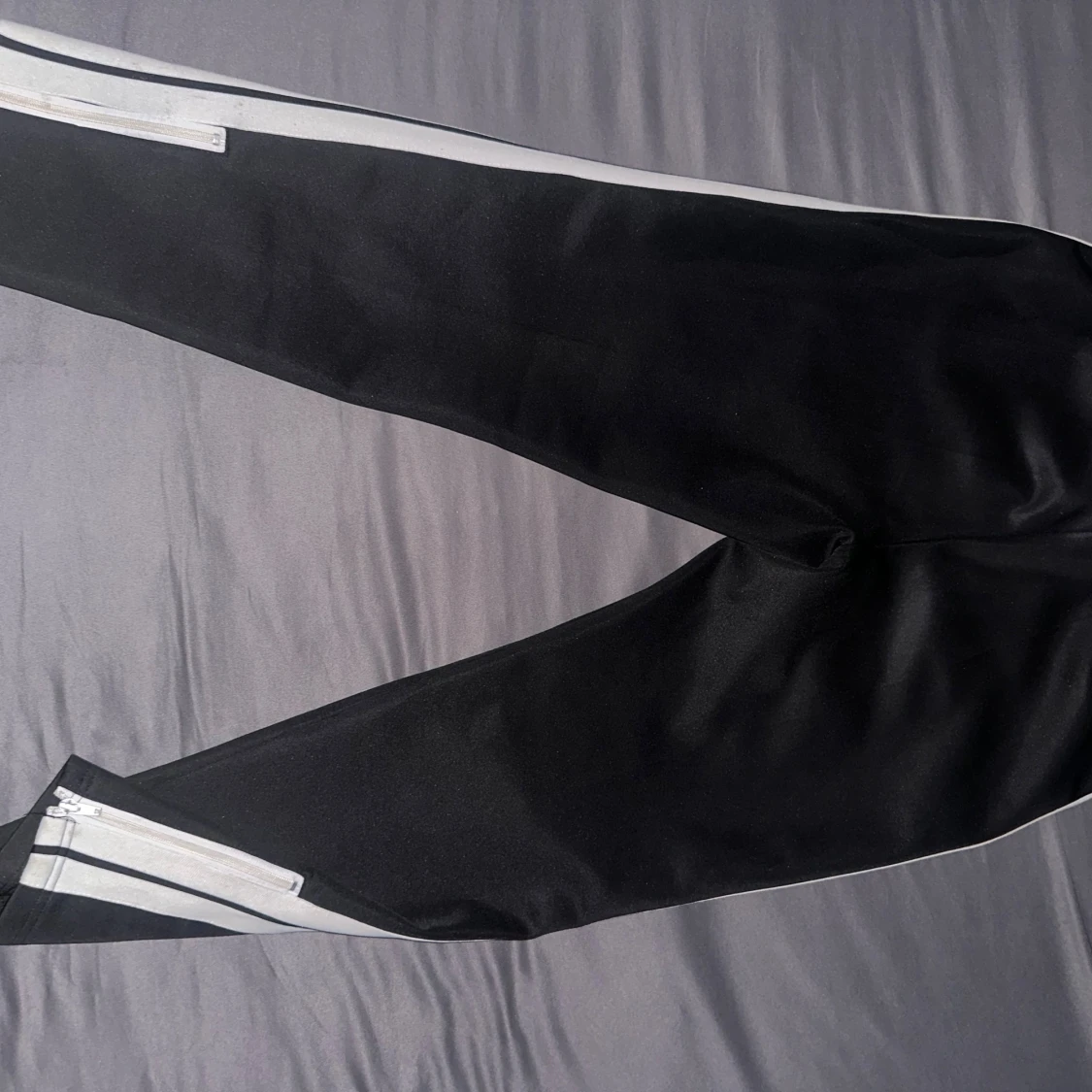 Palm Angels svarta trackpants med vita ränder - 1