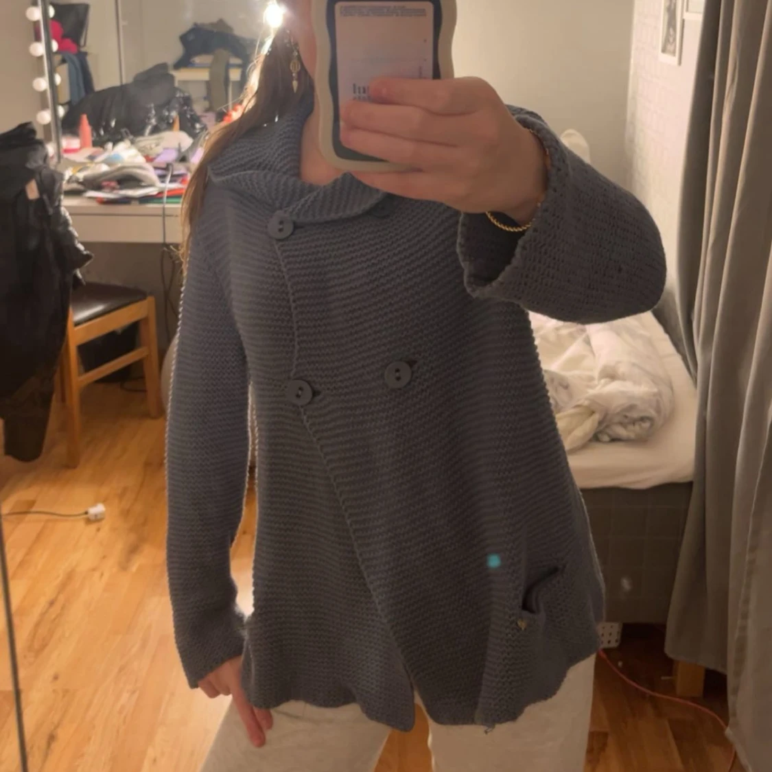 Blå stickad kofta från Rabalder