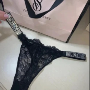 Victoria’s secret trosor - Helt nya med prislappen på. Storlek M men passar även S.