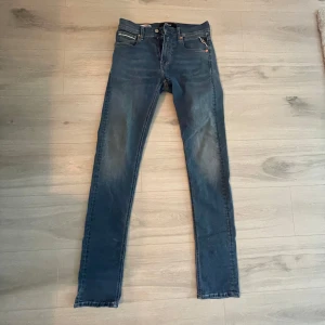 Replay Grover Hyperflex jeans blå - Använt nån gång, passade inte mig