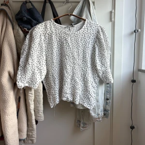 prickig blus🩷🩷🩷 - super söt blus