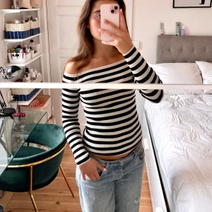 Tröja!  - Snygg stickad off shoulder tröja! 