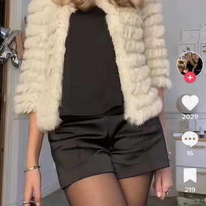 Satin shorts - Så snygga satin shorts från Zara! De är helt nya med lappen kvar❤️ 