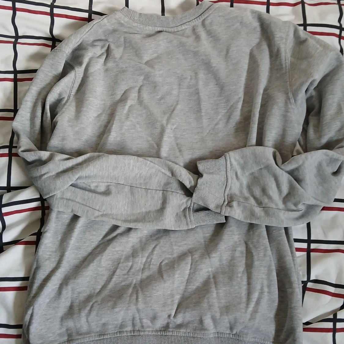 Grå sweatshirt från Kappahl - 2