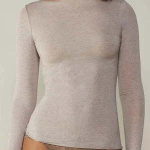 Beige intimissimi - Lite små hål runt armen, skriv för fler bilder