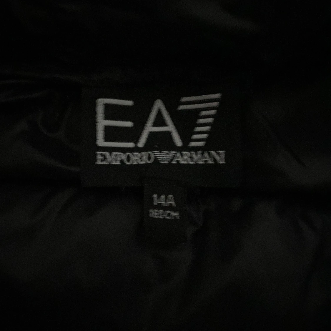 Svart dunväst från EA7 Emporio Armani - 3