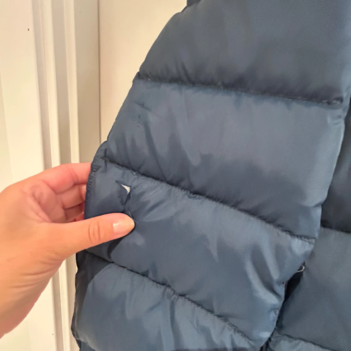 Blå dunjacka från Tommy Hilfiger - 2