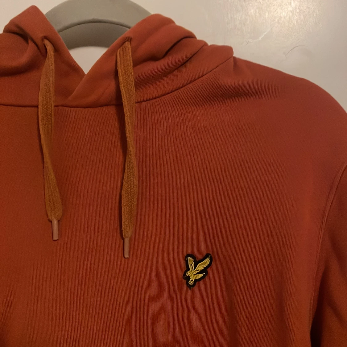 Orange hoodie från Lyle & Scott - 2