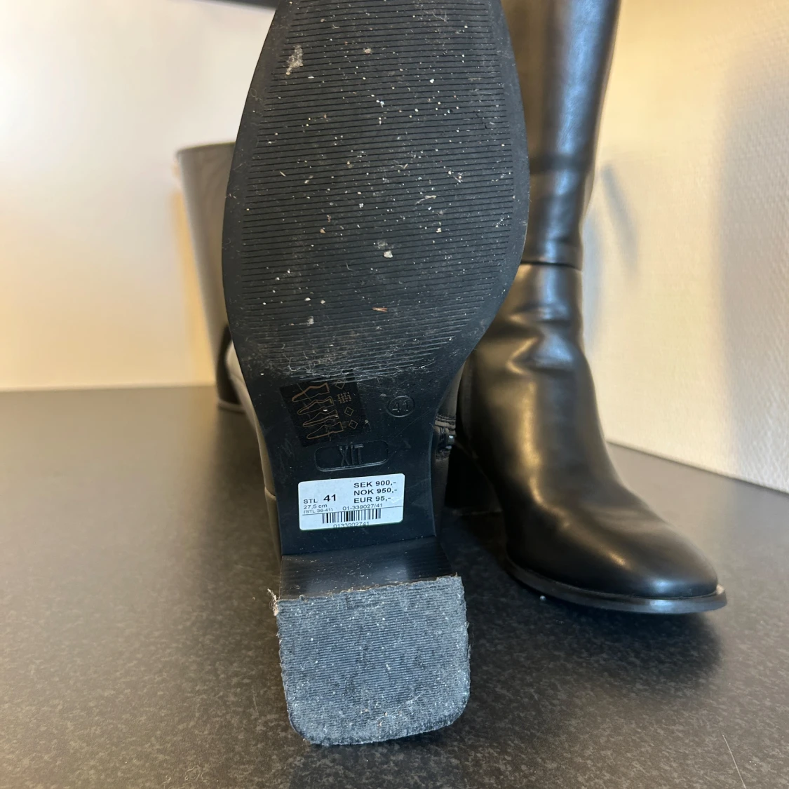 Svarta höga stövlar i skinn - 4