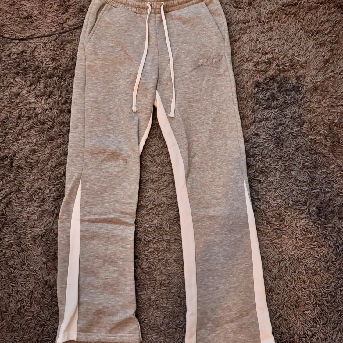 Flared Grå mjukisbyxor 