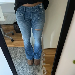 Bootcut jeans - Fina lågmidjade bootcut jeans från Gina young, de är i väldigt bra skick