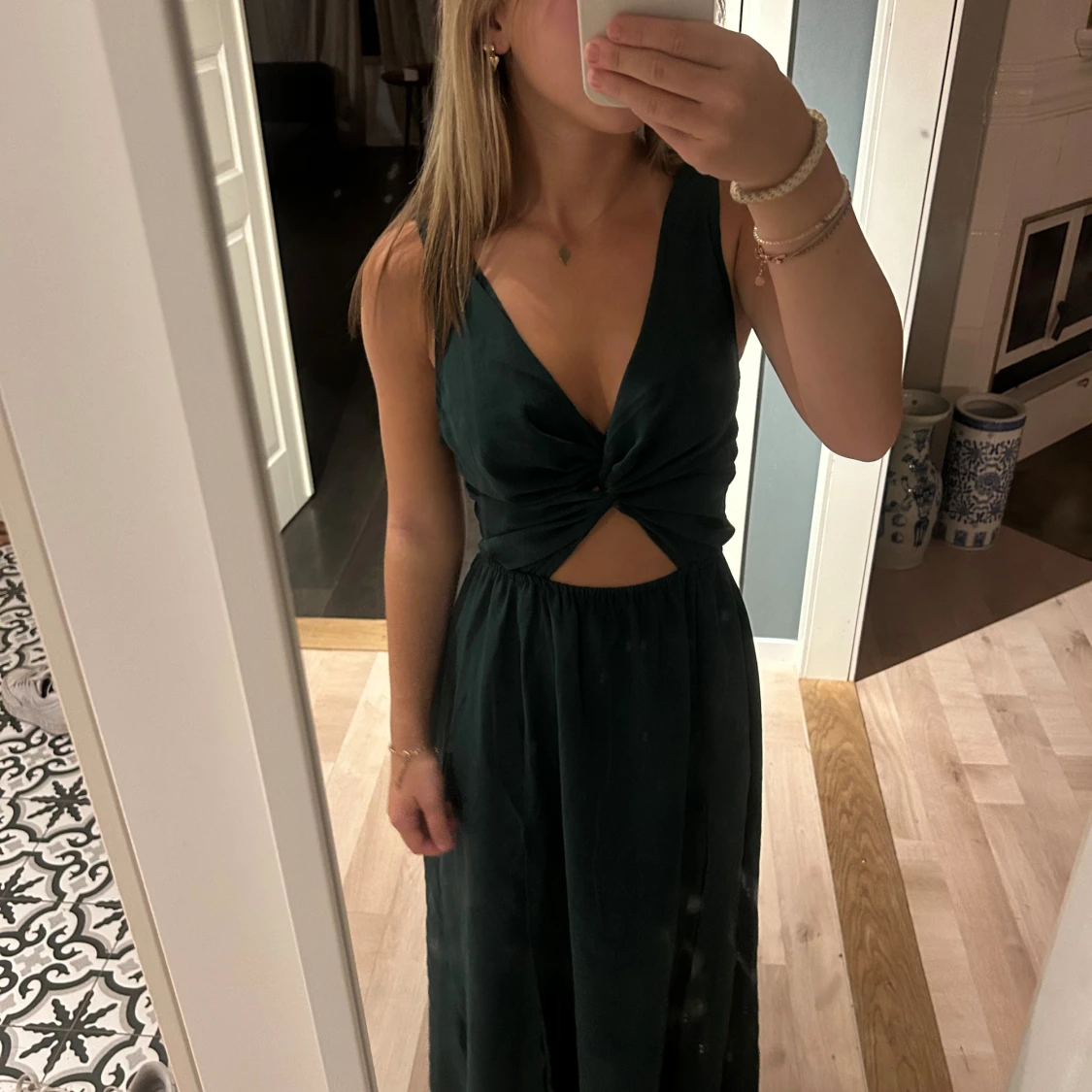 Mörkgrön långklänning med slits