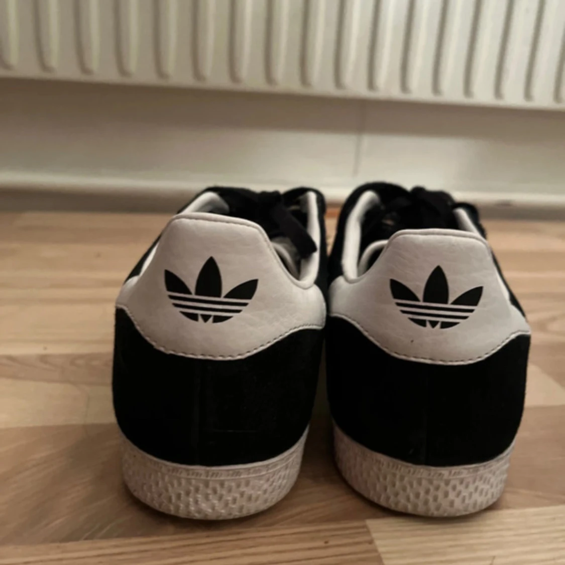 Adidas Gazelle J svart/vit strl 38 - 2