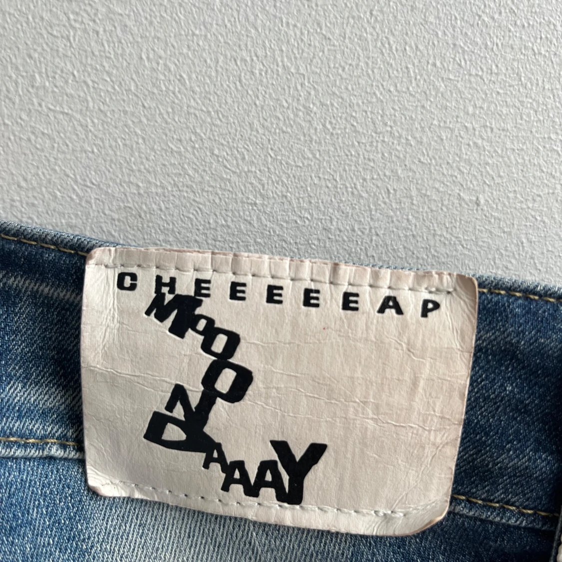 Blå bootcut jeans från Cheap Monday - 4