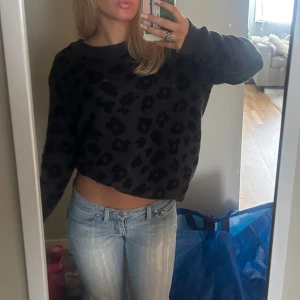 stickad tröja - Jättefin stickad tröja ❣️pris kan diskuteras 