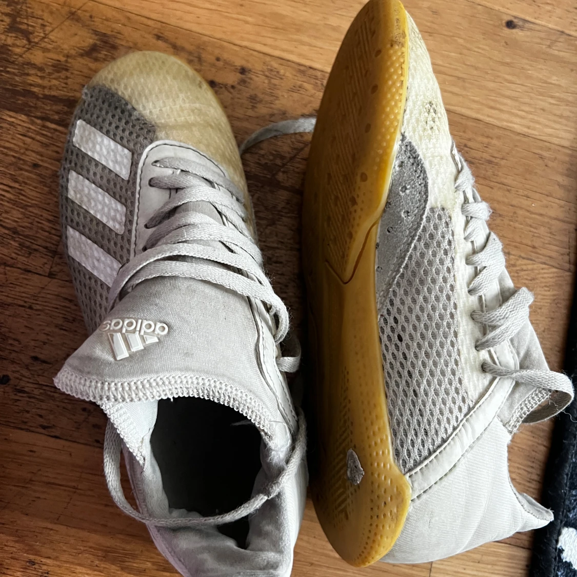 Vita adidas fotbollsskor med mesh - 2