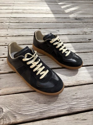 Maison Margiela gats - Tyvärr ingen box. Hör av dig om du vill ha mer bilder eller har några frågor! 