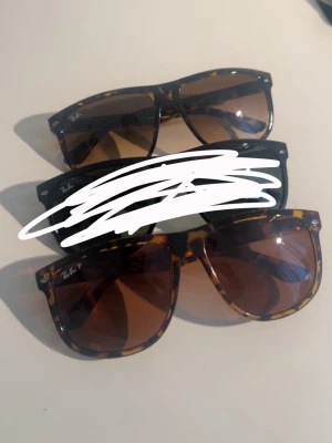 2 Ray-Ban solglasögon brunmönstrade - PAKET PRIS!! 2Stycken Rayban boyfriend 11/10 skick.
