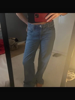 Wideleg jeans - Snygga raka jeans med högre midja, som nya, nypris 4/500