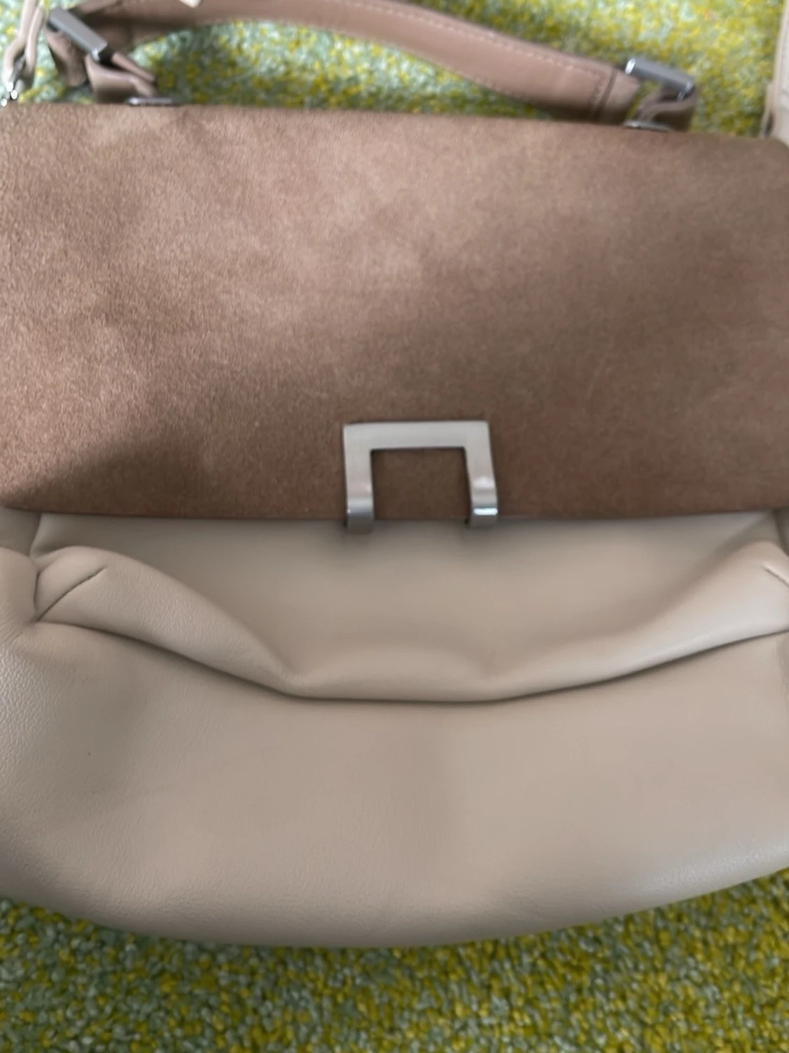 Beige och brun axelremsväska
