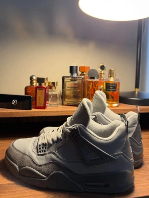 Air Jordan 4 Retro Paris Olympics - Air Jordan 4 Retro Olympics, Storlek 42, Nypris 3160kr