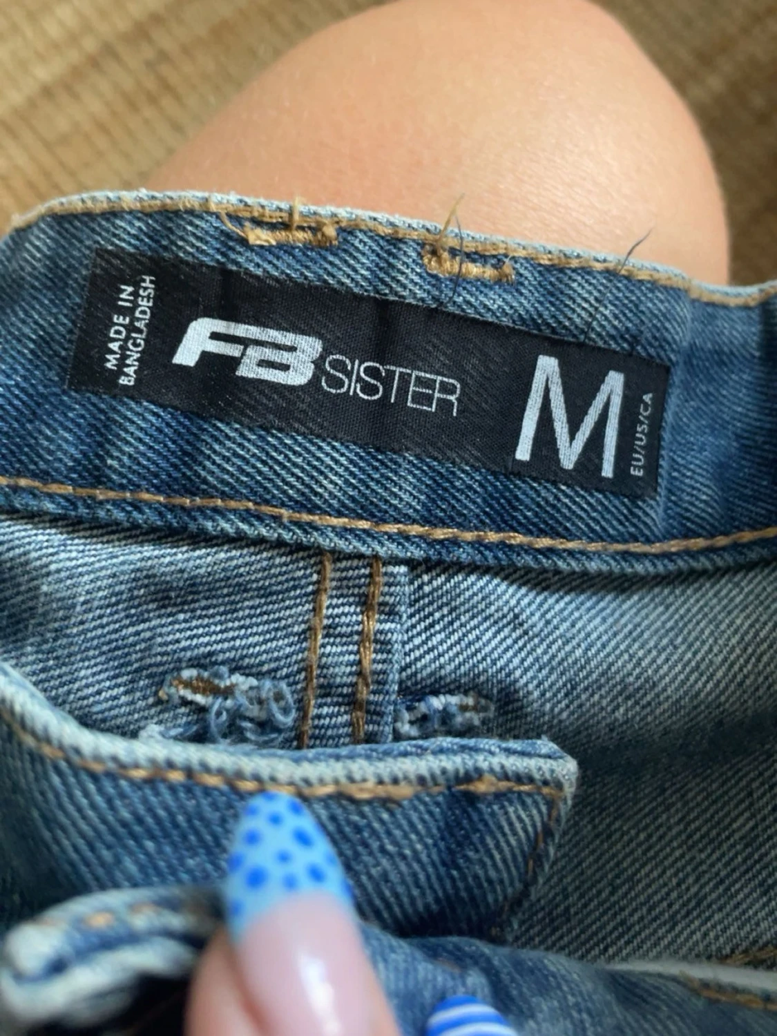 Högmidjade blå jeansshorts - 3
