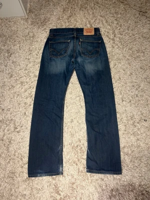 Vintage levis 506 standard flared bootcut archive grisch distressed  - vintage Levis 506 standard jeans med en riktigt snygg straight passform med en lätt flare, bootcut. Mycket bra skick, utan märkvärdiga defekter. W31 L32, riktigt najs tvätt. Postas antigen samma dag som köp eller dagen därpå💯🙌